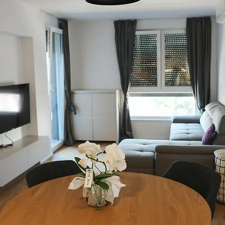 Lejlighed Modern Escape With Garage